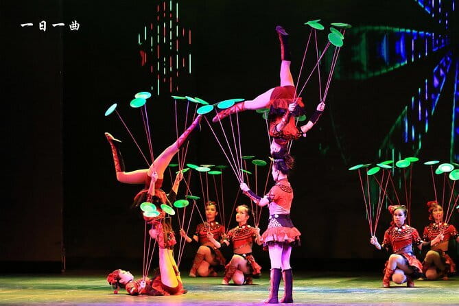 Red Theater Beijing Acrobatic Show Tickets Discount - Collecting your ticket at Red Theatre