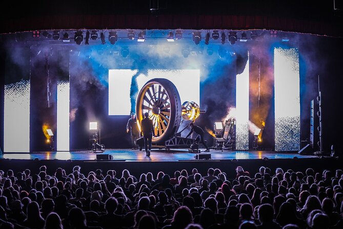 Reza Edge of Illusion Show in Branson - A balanced look at the strongest and weakest moments
