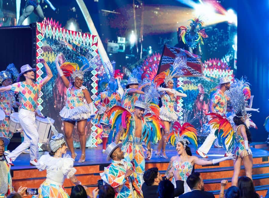Rio de Janeiro: Roxy Dinner Show with Hotel Pickup - Key points to know before booking