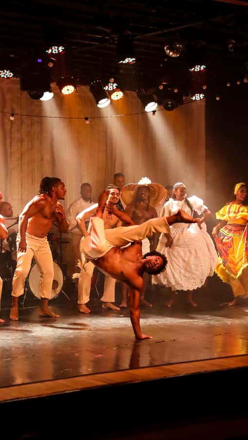 Rio: Ginga Tropical Samba and Folklore Show Ticket - A fast-moving portrait of Brazil in 80 minutes
