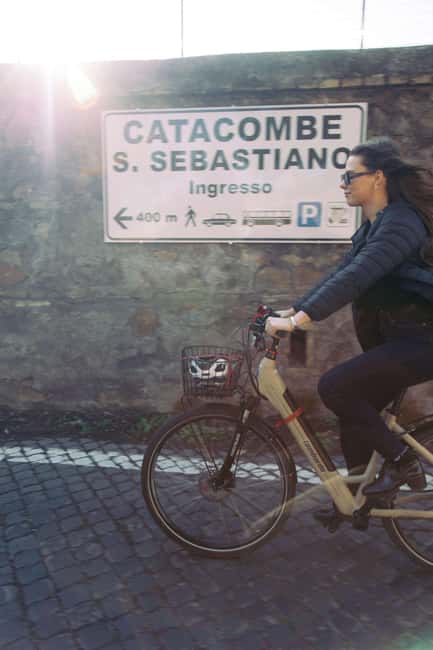 Rome: E-bike Tour From The Circus Maximus To The Catacombs - Porta San Sebastiano and the Aurelian Walls