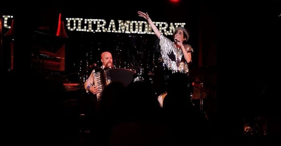 Rome: Night Life Walking Tour and Burlesque Show Entry - Live music in a local bar