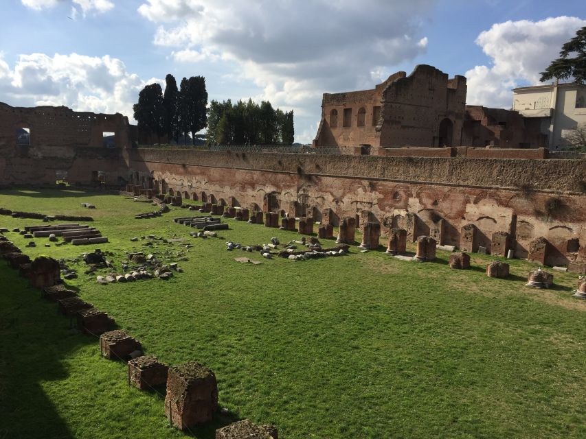 Rome: Roman Forum, Palatine, and Circus Maximus Tour - Why a guide helps at the Roman Forum