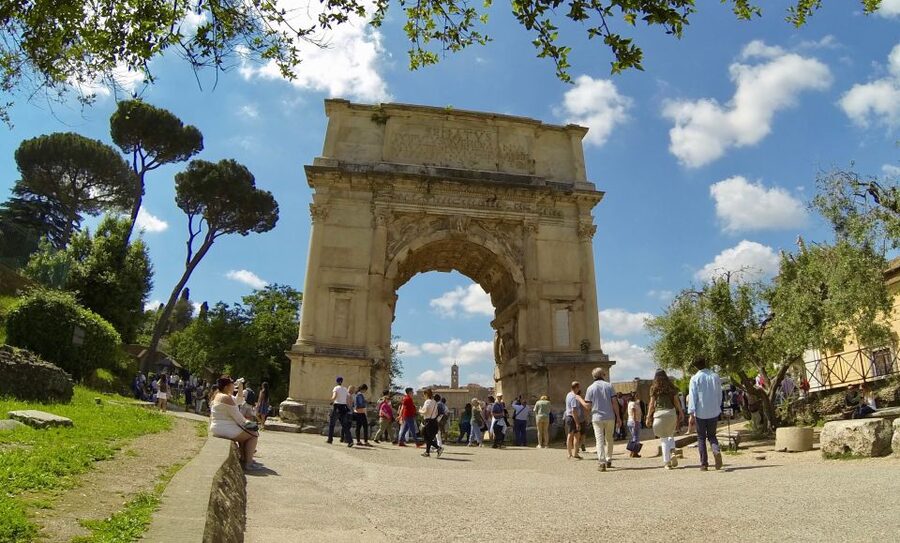 Rome: Roman Forum, Palatine, and Circus Maximus Tour - Walking through the Roman Forum in 50 minutes