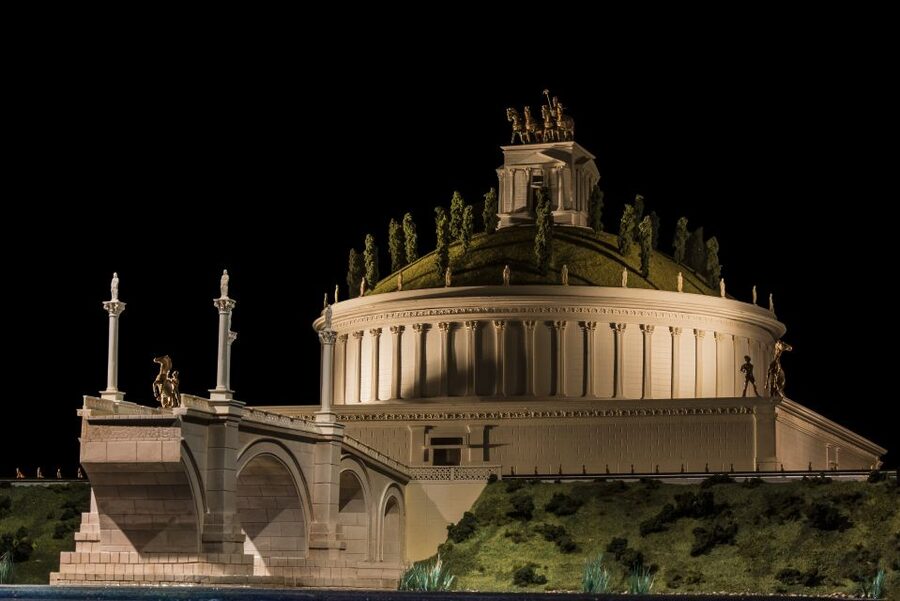 Rome: Welcome To Rome Immersive Multimedia Show - The city model makes the big picture clearer