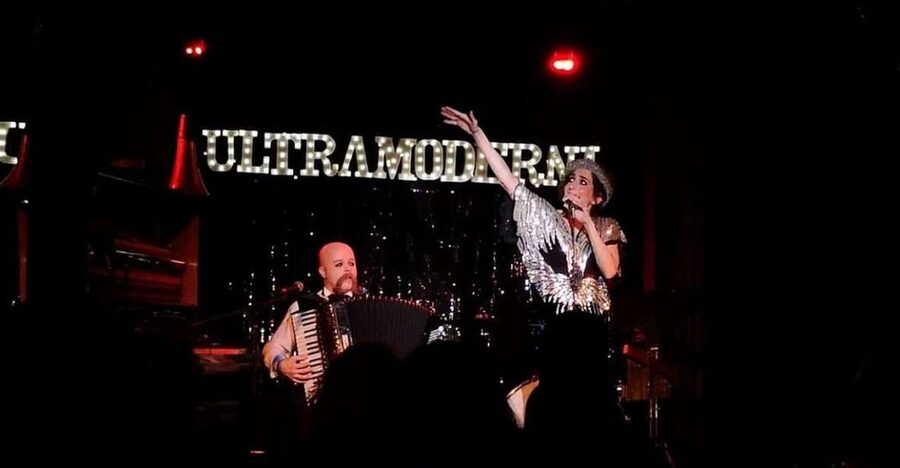 Rome: Wine, Legends, and Burlesque Extravaganza by Night - Wine, legends, and a gentle start in San Lorenzo
