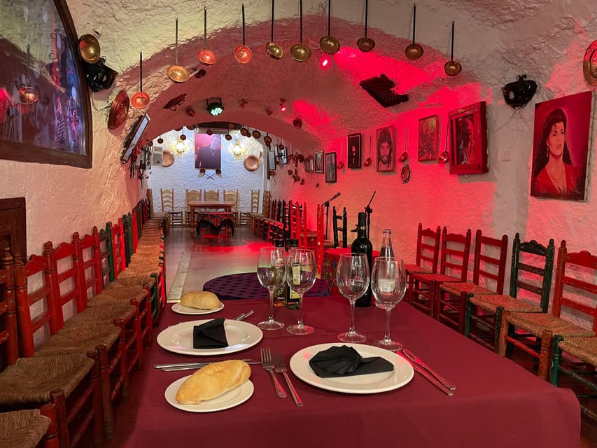 Sacromonte: Flamenco Show at Cuevas Los Tarantos Tickets - Who will enjoy this flamenco show most?