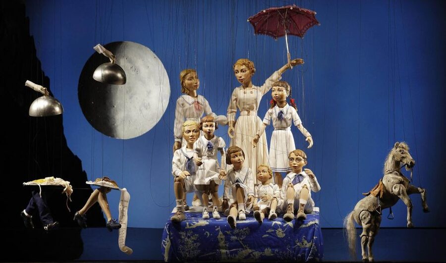 Salzburg: Puppetry Highlights Show at the Marionettentheater - Entering a 1913 theater in miniature