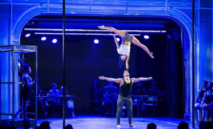 San Francisco: "Dear San Francisco" Immersive Acrobatic Show - What happens during the 90-minute performance