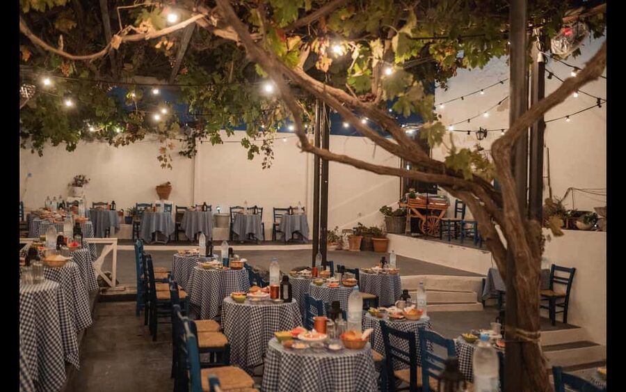 Santorini: The Greek Wedding Show - How the wedding celebration unfolds