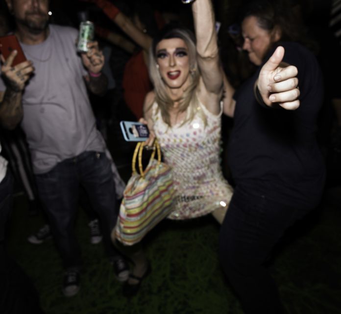 Savannah: Drag Queen Guided Pub Crawl with Sing-a-Longs - Who will enjoy this Savannah pub crawl?