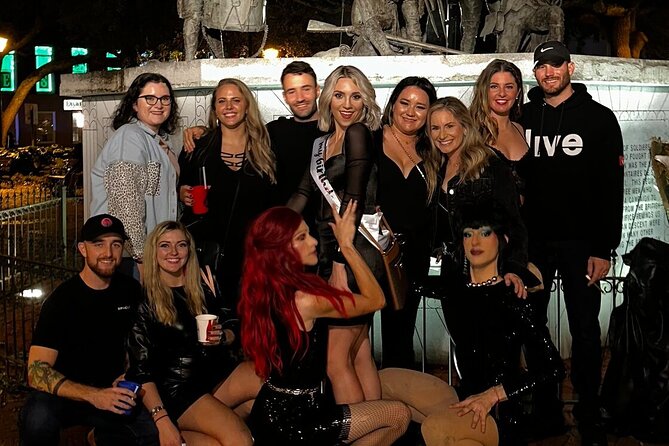 Savannah Yes, Queen! Drag Queen Pub Crawl - Moving through Savannah’s Historic District bars