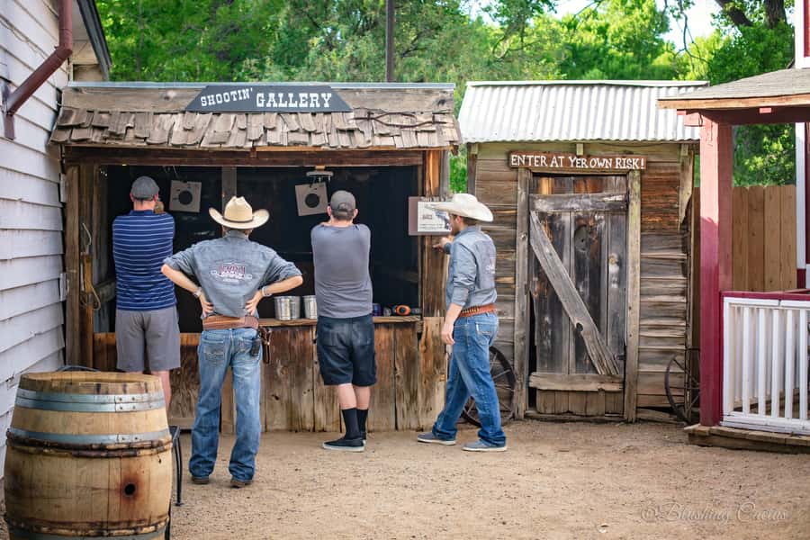 Sedona: Western Dinner Theater and Town Experience - Dinner at 6:30 PM