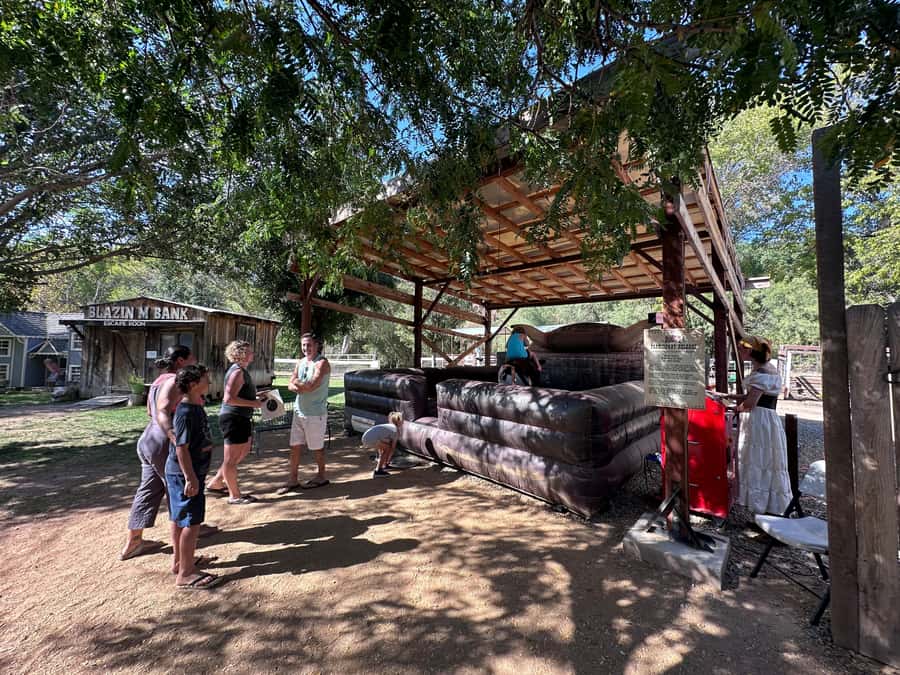 Sedona: Western Dinner Theater and Town Experience - The Western stage show after dessert