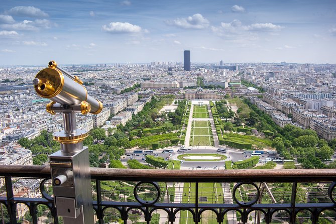Seine Dinner Cruise, Eiffel Tower Access and Moulin Rouge Show - Dress rules, age limits, and practical comfort