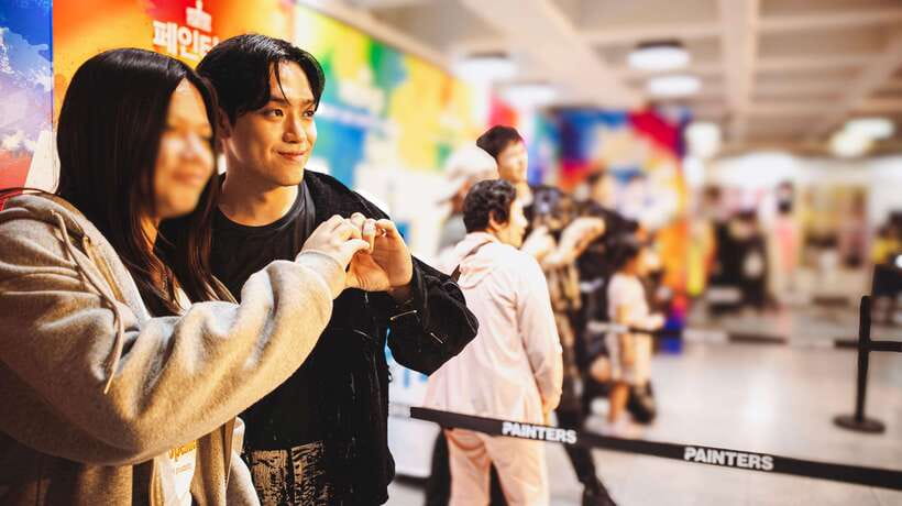 Seoul: The Painters Live Art K-pop Dance Show Ticket - Watching famous paintings take shape