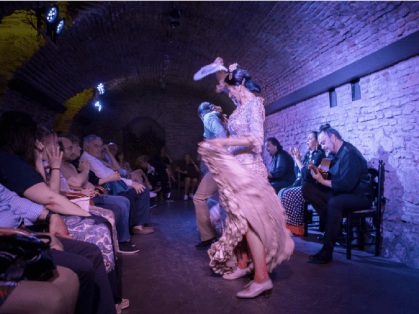 Seville: Flamenco Dreams Show with Drink in an Arabic Vault - A close look at the performers