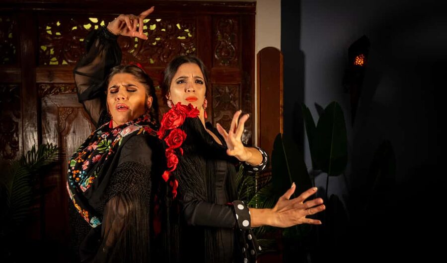 Seville: Flamenco Show at Tablao Almoraima in Triana - One hour with two dancers, a singer, and a guitarist
