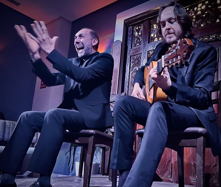Seville: Flamenco Show at Tablao Almoraima in Triana - The included drink and premium option