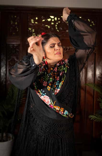 Seville: Flamenco Show at Tablao Almoraima in Triana - Arriving at Sala Almoraima in Triana