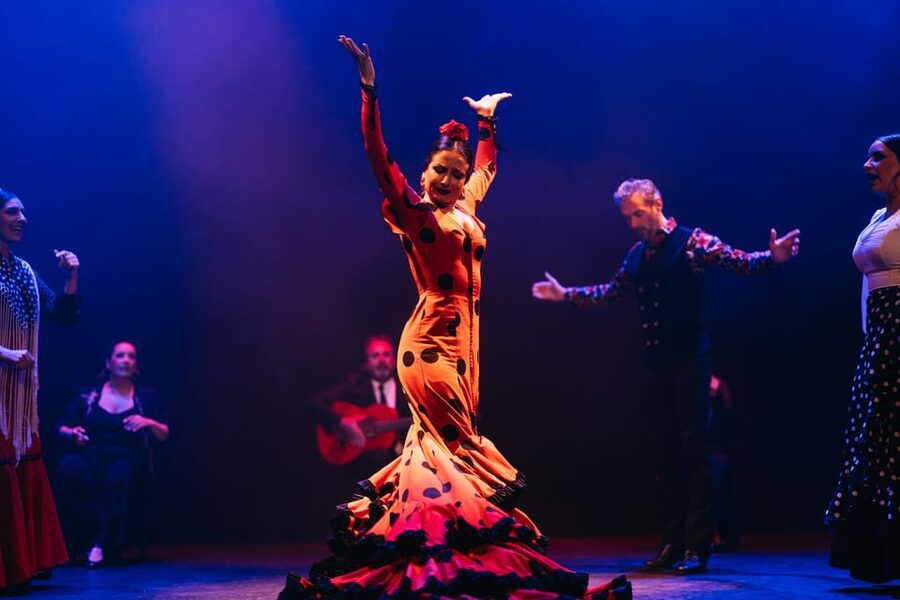 Seville: Live Flamenco Dancing Show Ticket at the Theater - Seating strategy and arrival timing