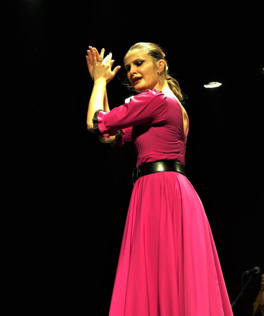 Seville: very intimate flamenco show at Casa Flamenco Azahar - What happens during the one-hour show