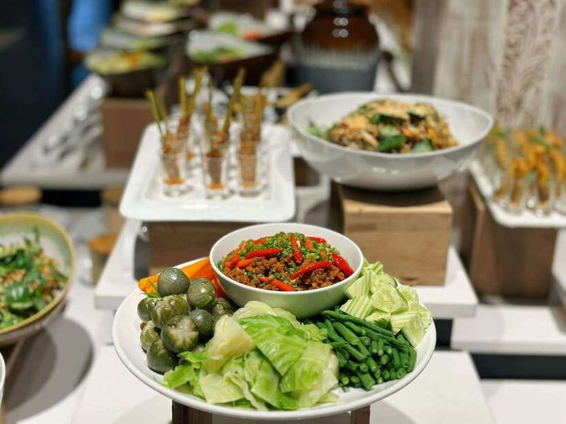 Siem Reap: Apsara Dance Show and Dinner with Hotel Pickup - Is $22 good value?