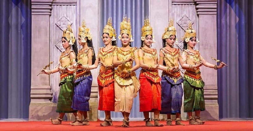 Siem Reap: Apsara Dance Show and Dinner with Hotel Pickup - Hotel pickup by tuk-tuk, car, or minivan