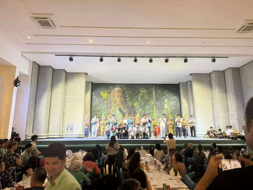 Siem Reap: Apsara Dance Show with Buffet Dinner & Tuk-Tuk... - Should you book the Apsara dinner show?