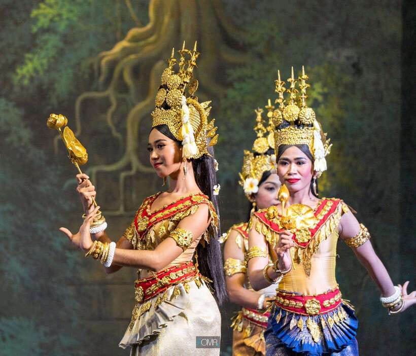 Siem Reap: Apsara Dance Show with Buffet Dinner & Tuk-Tuk... - The tuk-tuk ride begins at your hotel lobby