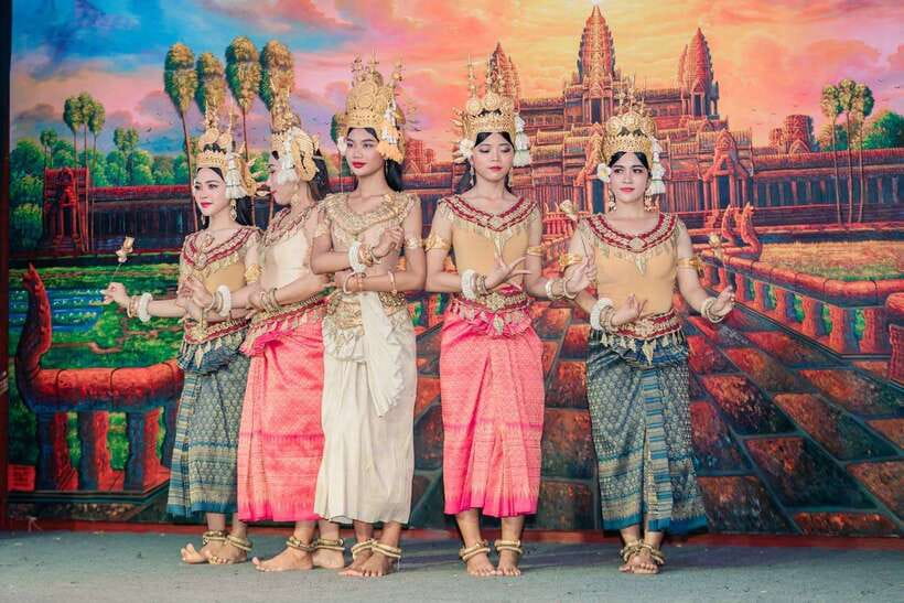 Siem Reap: Dinner and Traditional Show with Hotel Transfer - Quick points to know