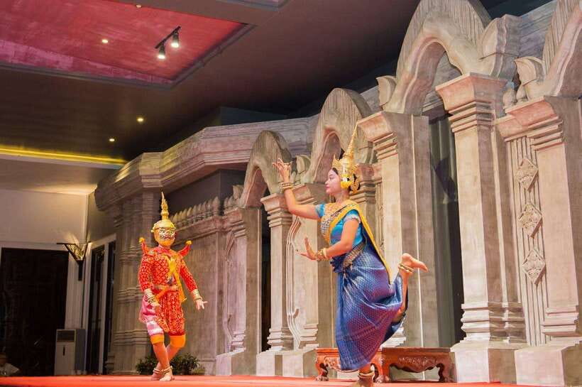 Siem Reap: Dinner Show Apsara Dance Round Pick-up included - Timing your evening in Siem Reap