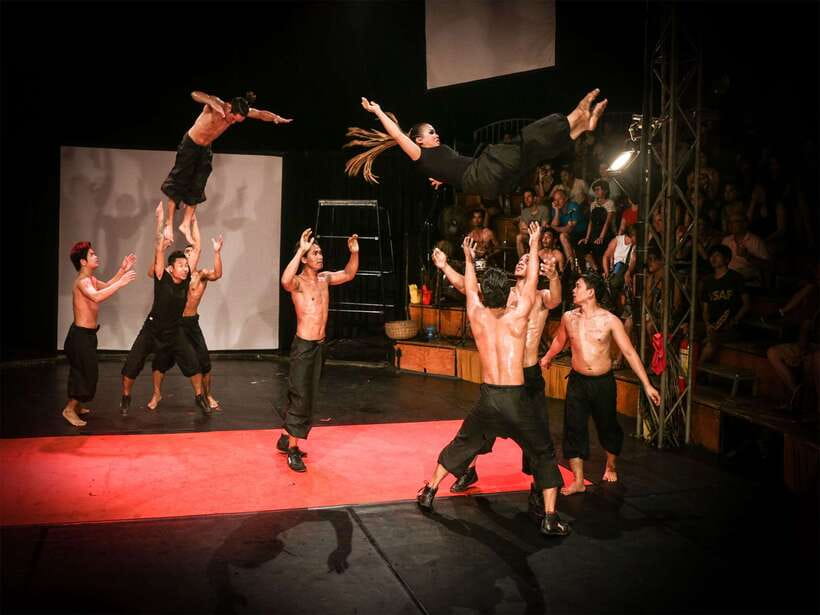 Siem Reap: Phare, Cambodian Circus with Tuk-Tuk Transfers - Booking tips for a smoother night
