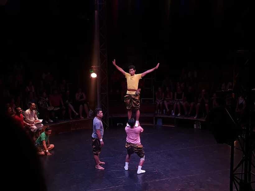 Siem Reap: Phare Circus Ticket with Tuk Tuk Transfer - How the English-speaking driver affects the evening