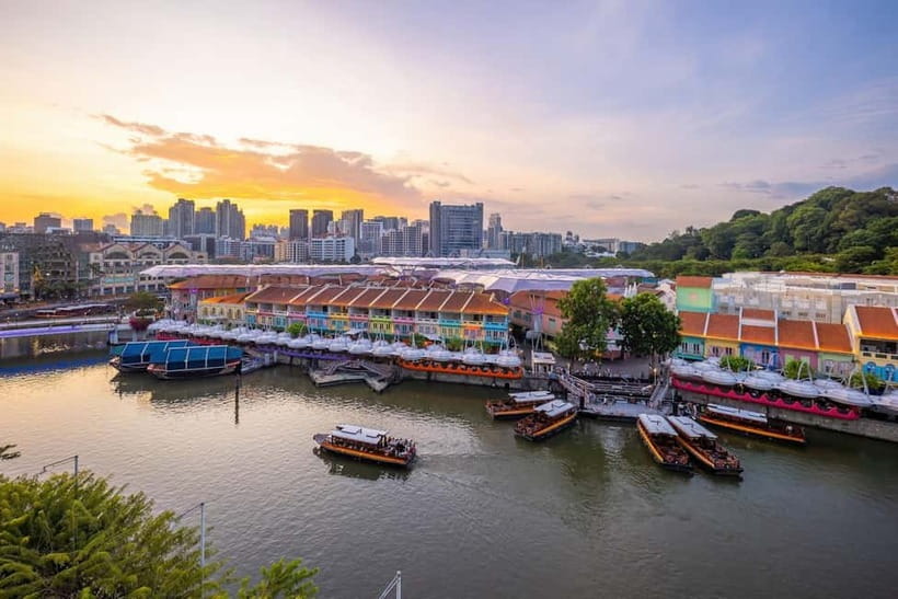 Singapore River Cruise, Garden Rhapsody & Spectra by CYT - Starting at Merlion Park in the golden hour