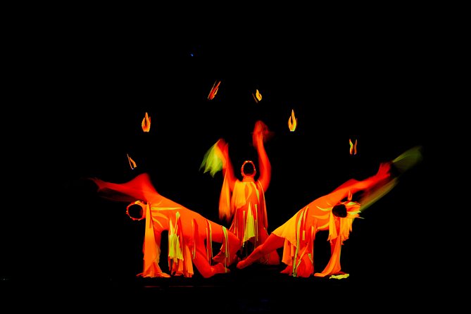 Skip the Line: WOW Show Black Light Theater in Prague Ticket - The theater setting and access concerns