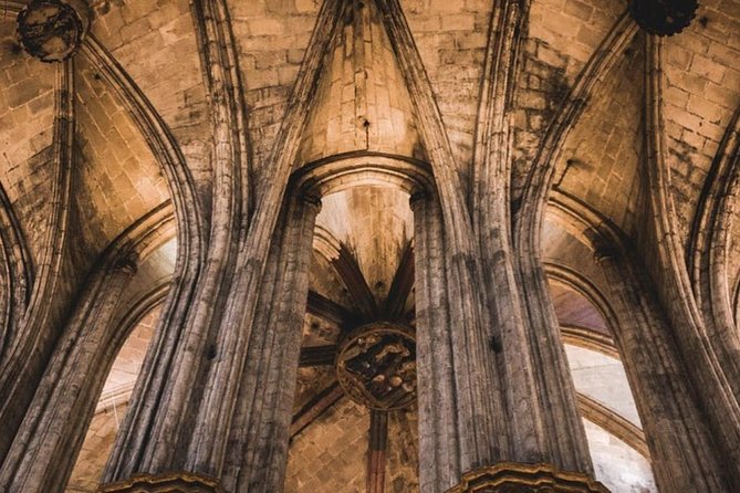 Small Group Barcelona Walking Tour, Flamenco Show & Tapas Dinner - Santa Maria del Mar and the move into El Born