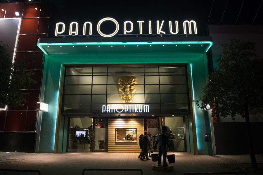 St. Pauli Nightlife Tour with Drag Queen in German - Who will enjoy this St. Pauli night walk?