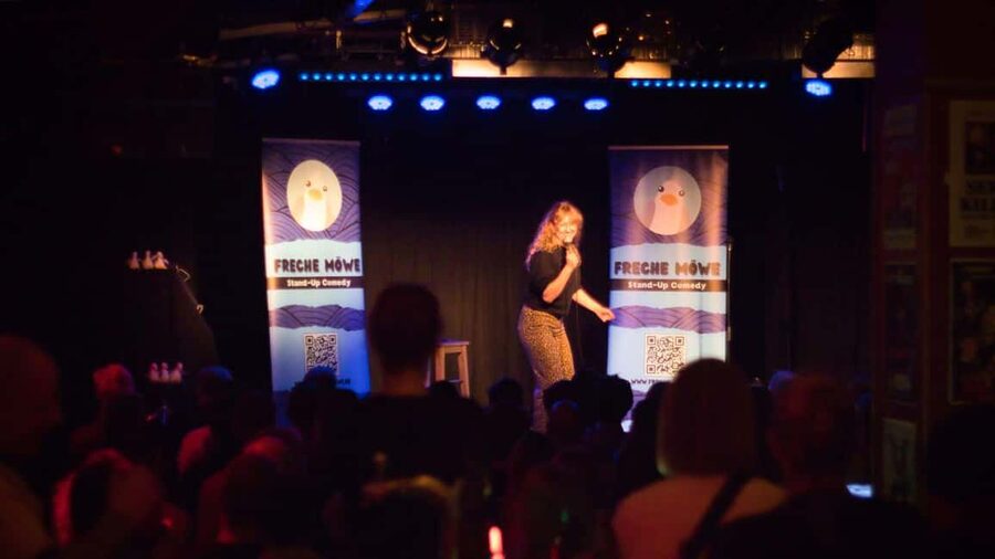Stand-up comedy at Indra - Freche Möwe - Newcomers, experienced comics, and the risk of uneven material