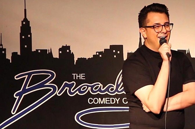Stand Up Comedy LIVE in Times Square At Broadway Comedy Club - Entering the Broadway Comedy Club near Times Square