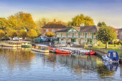 Stratford-Upon-Avon: The Famous Walk Talk Show