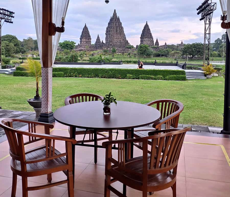 Sunset at Prambanan & Including Ticket Ramayana Ballet Show - Dinner beside the performance venue