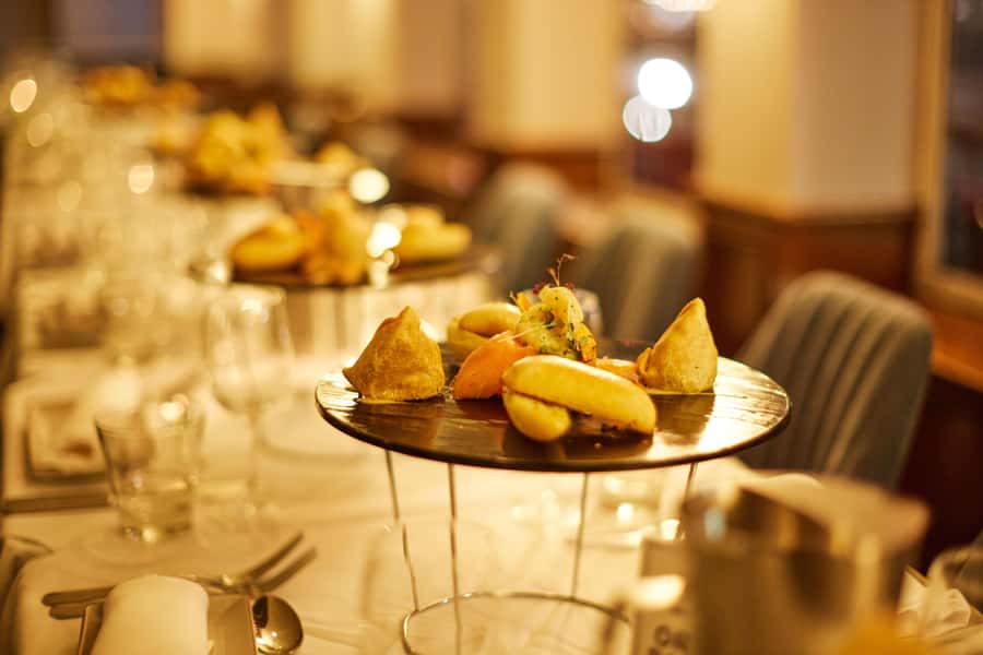 Sydney Harbour: Cabaret Cruise with 3-Course Dinner - What arrives on the dinner plate