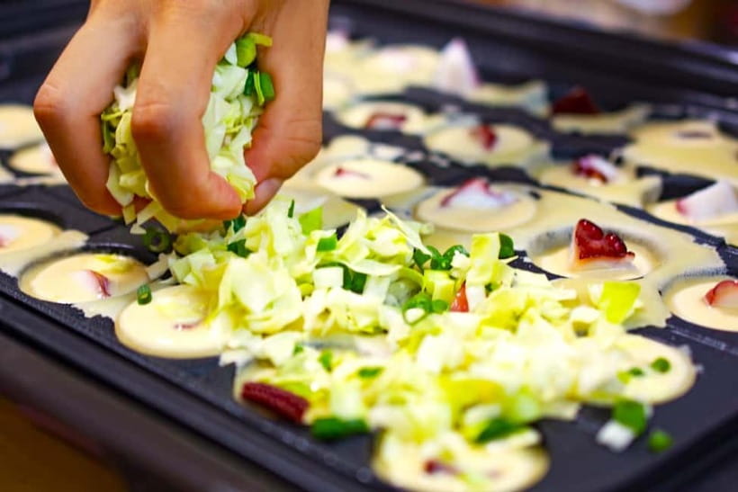 Takoyaki cooking experience in Kabukicho, Shinjuku - Why making takoyaki beats simply ordering it