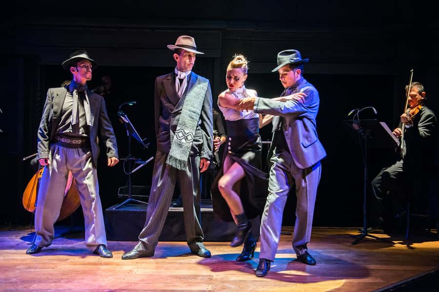 Tango Show at El Querandi with optional Dinner - Who will enjoy this most