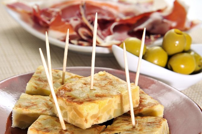 Tapas and Flamenco Show Small Group Tour in Barcelona - From Roman walls to Plaça Reial