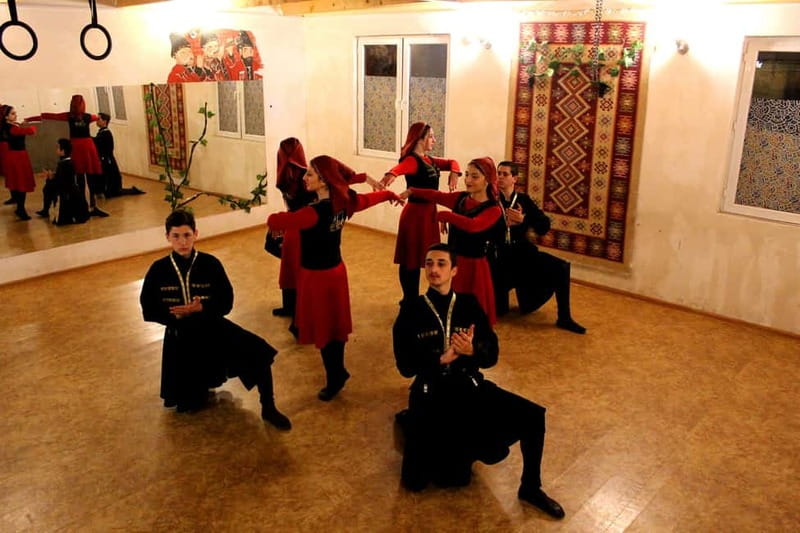 Tbilisi: Georgian Traditional Folklore Show in the city - Getting there from the metro station