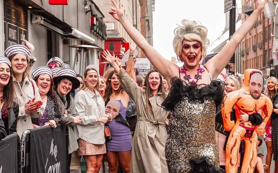 THE HANGOVER BRUNCH | Benidorm Bingo & Drag Queens - The opening hour: drag cabaret, singing, and audience play