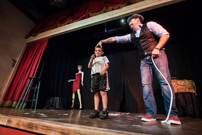 The Outta Control Magic Dinner Show in Orlando - Practical details that can save your evening