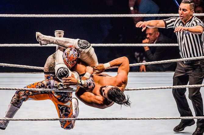 Ticket to Wrestling Show without lining up - Rudos, Técnicos, Masks, and Big Personalities